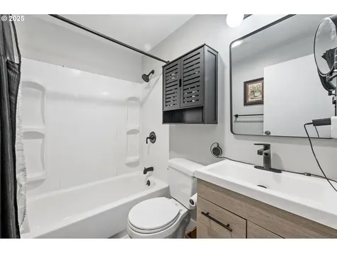 1245 SE 211th Avenue Gresham OR 97030