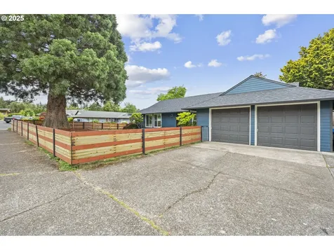 1245 SE 211th Avenue Gresham OR 97030