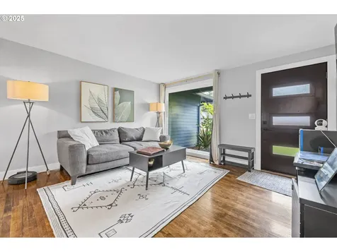 1245 SE 211th Avenue Gresham OR 97030