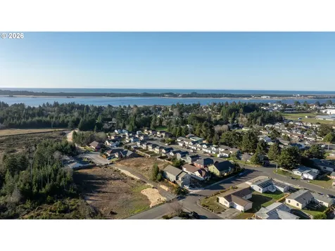 752 Madison Street Coos Bay OR 97420