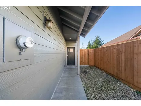 752 Madison Street Coos Bay OR 97420