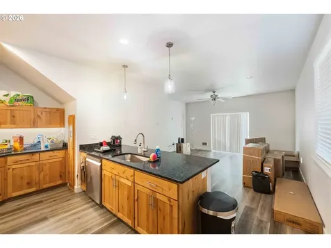 752 Madison Street Coos Bay OR 97420