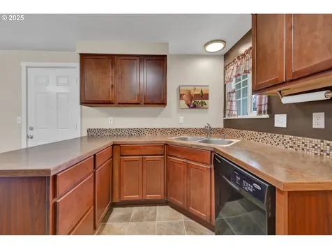 468 55th Street Springfield OR 97478