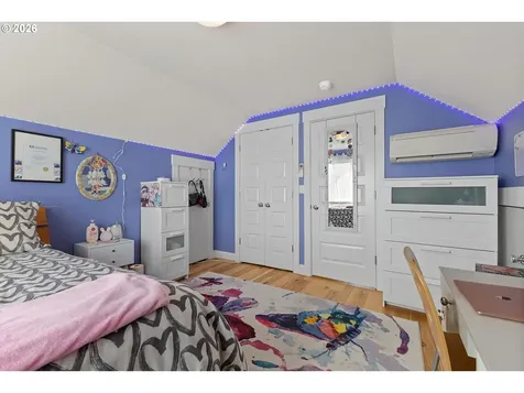 537 SE Spokane Street Portland OR 97202