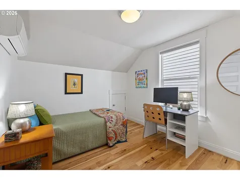 537 SE Spokane Street Portland OR 97202