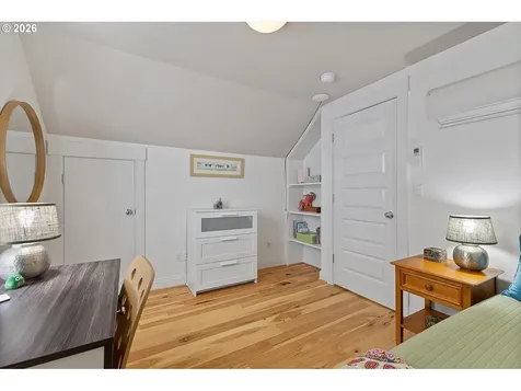 537 SE Spokane Street Portland OR 97202