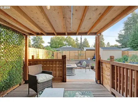 6142 SE Carlton Street Portland OR 97206
