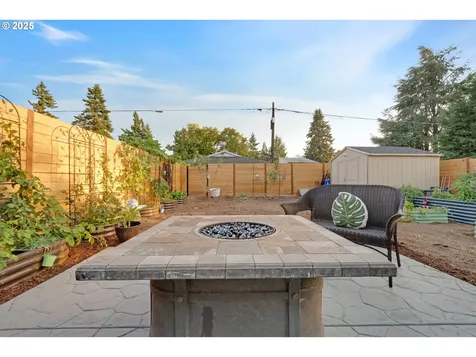 6142 SE Carlton Street Portland OR 97206