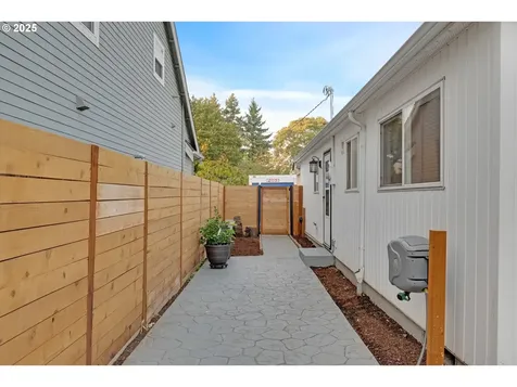 6142 SE Carlton Street Portland OR 97206