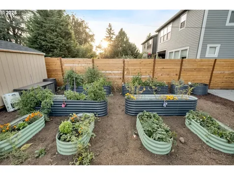 6142 SE Carlton Street Portland OR 97206