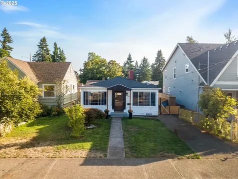 6142 SE Carlton Street Portland OR 97206
