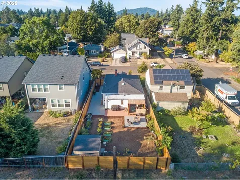 6142 SE Carlton Street Portland OR 97206