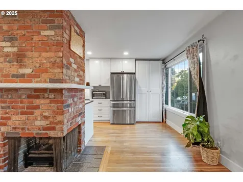 6142 SE Carlton Street Portland OR 97206