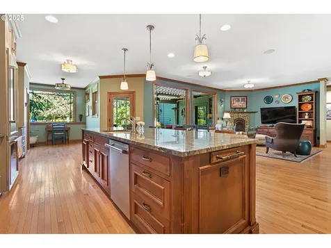 5049 SW Nevada Court Portland OR 97219