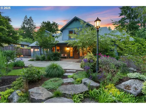 5049 SW Nevada Court Portland OR 97219