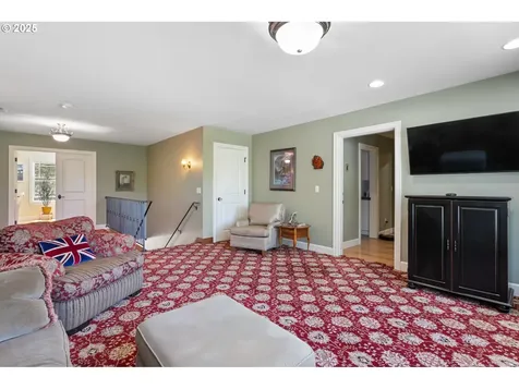 5049 SW Nevada Court Portland OR 97219
