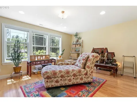 5049 SW Nevada Court Portland OR 97219