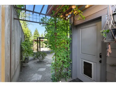 5049 SW Nevada Court Portland OR 97219