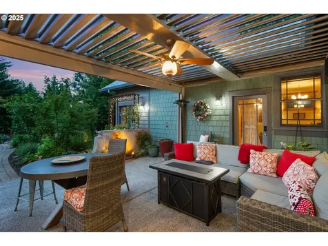 5049 SW Nevada Court Portland OR 97219