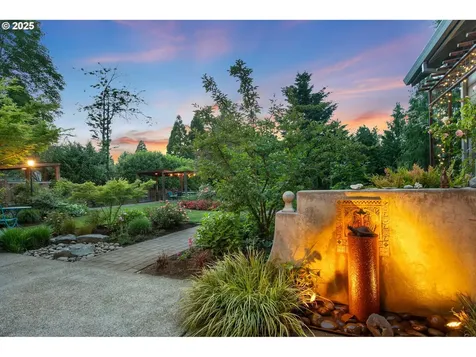 5049 SW Nevada Court Portland OR 97219