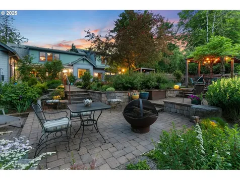 5049 SW Nevada Court Portland OR 97219