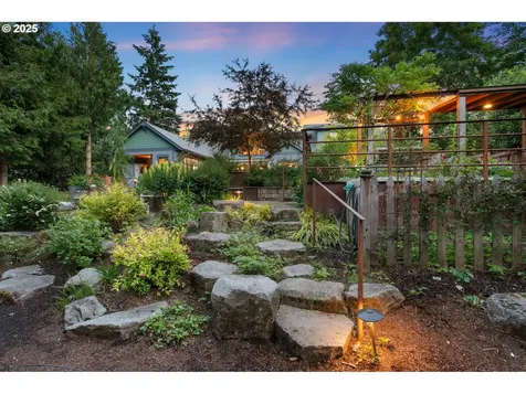 5049 SW Nevada Court Portland OR 97219