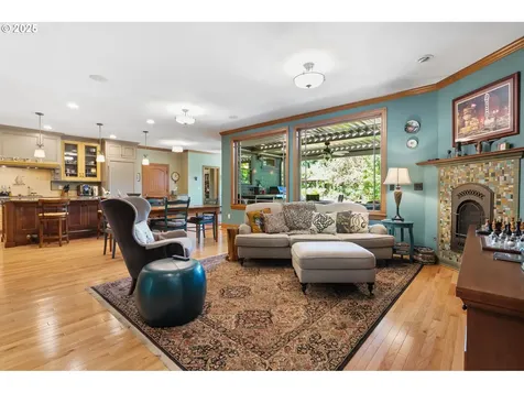 5049 SW Nevada Court Portland OR 97219