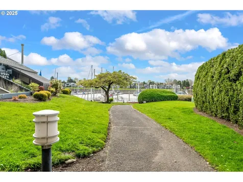 198 N Hayden Bay Drive Portland OR 97217