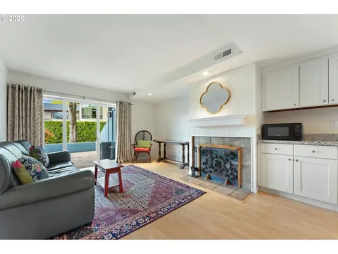 198 N Hayden Bay Drive Portland OR 97217