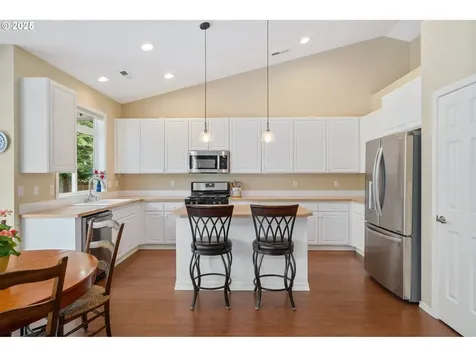 1801 N Falcon Drive Ridgefield WA 98642