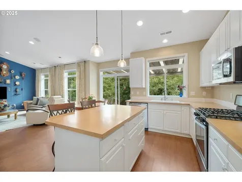 1801 N Falcon Drive Ridgefield WA 98642