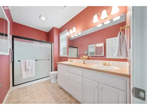 1801 N Falcon Drive Ridgefield WA 98642