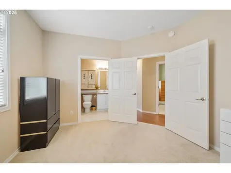 1801 N Falcon Drive Ridgefield WA 98642