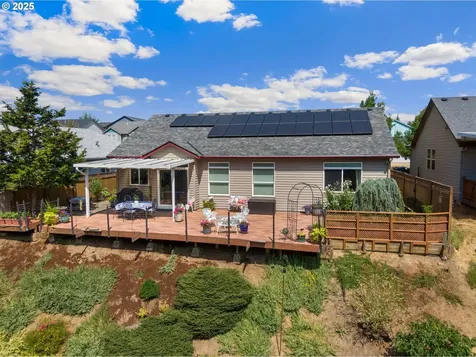 1801 N Falcon Drive Ridgefield WA 98642