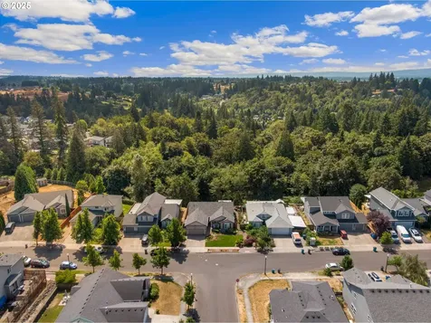 1801 N Falcon Drive Ridgefield WA 98642