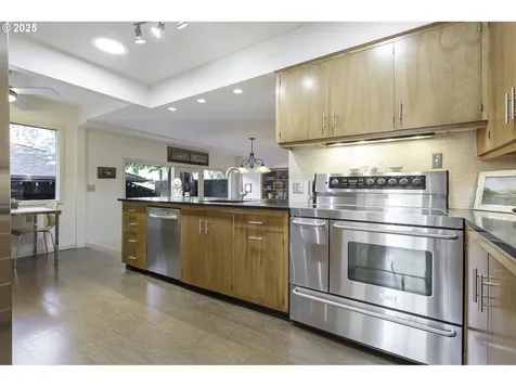4204 NE Maywood Place Portland OR 97220