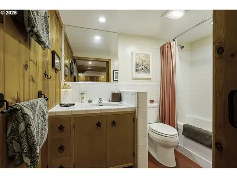 4204 NE Maywood Place Portland OR 97220