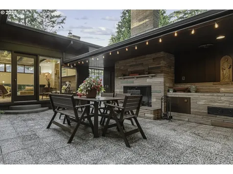 4204 NE Maywood Place Portland OR 97220