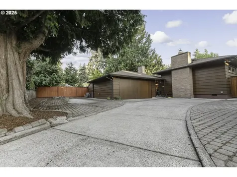 4204 NE Maywood Place Portland OR 97220