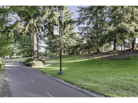 4204 NE Maywood Place Portland OR 97220