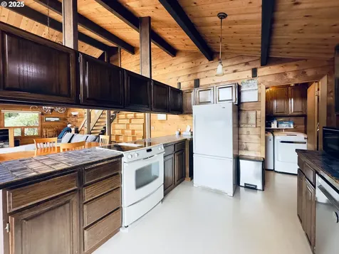 130 Glory Road Woodland WA 98674