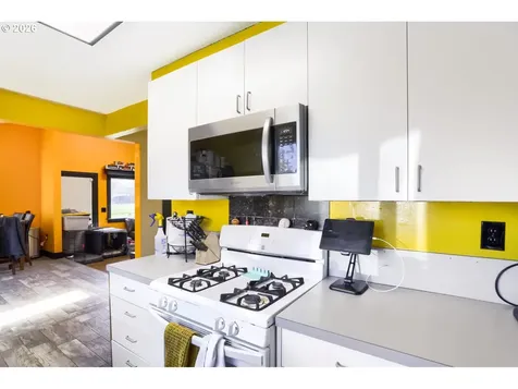7817 SE Strawberry Lane Milwaukie OR 97267
