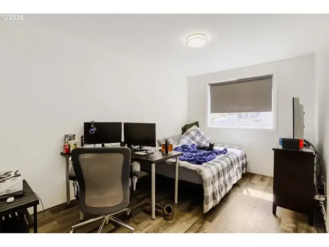 7817 SE Strawberry Lane Milwaukie OR 97267
