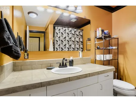 7817 SE Strawberry Lane Milwaukie OR 97267