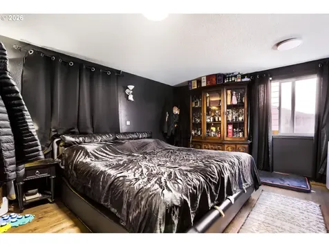 7817 SE Strawberry Lane Milwaukie OR 97267