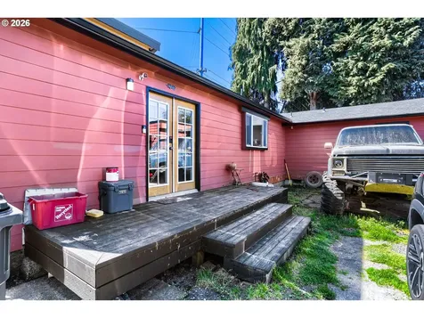 7817 SE Strawberry Lane Milwaukie OR 97267