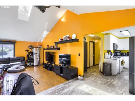 7817 SE Strawberry Lane Milwaukie OR 97267
