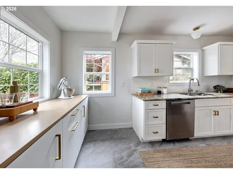 7325 SE 22nd Avenue Portland OR 97202
