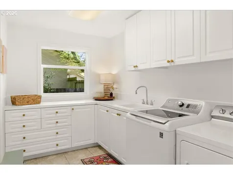 7835 SW Westgate Way Portland OR 97225