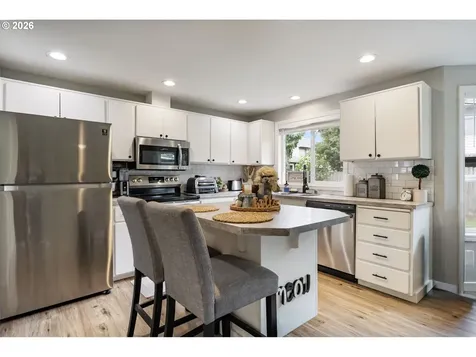 196 Balboa Loop Kelso WA 98626
